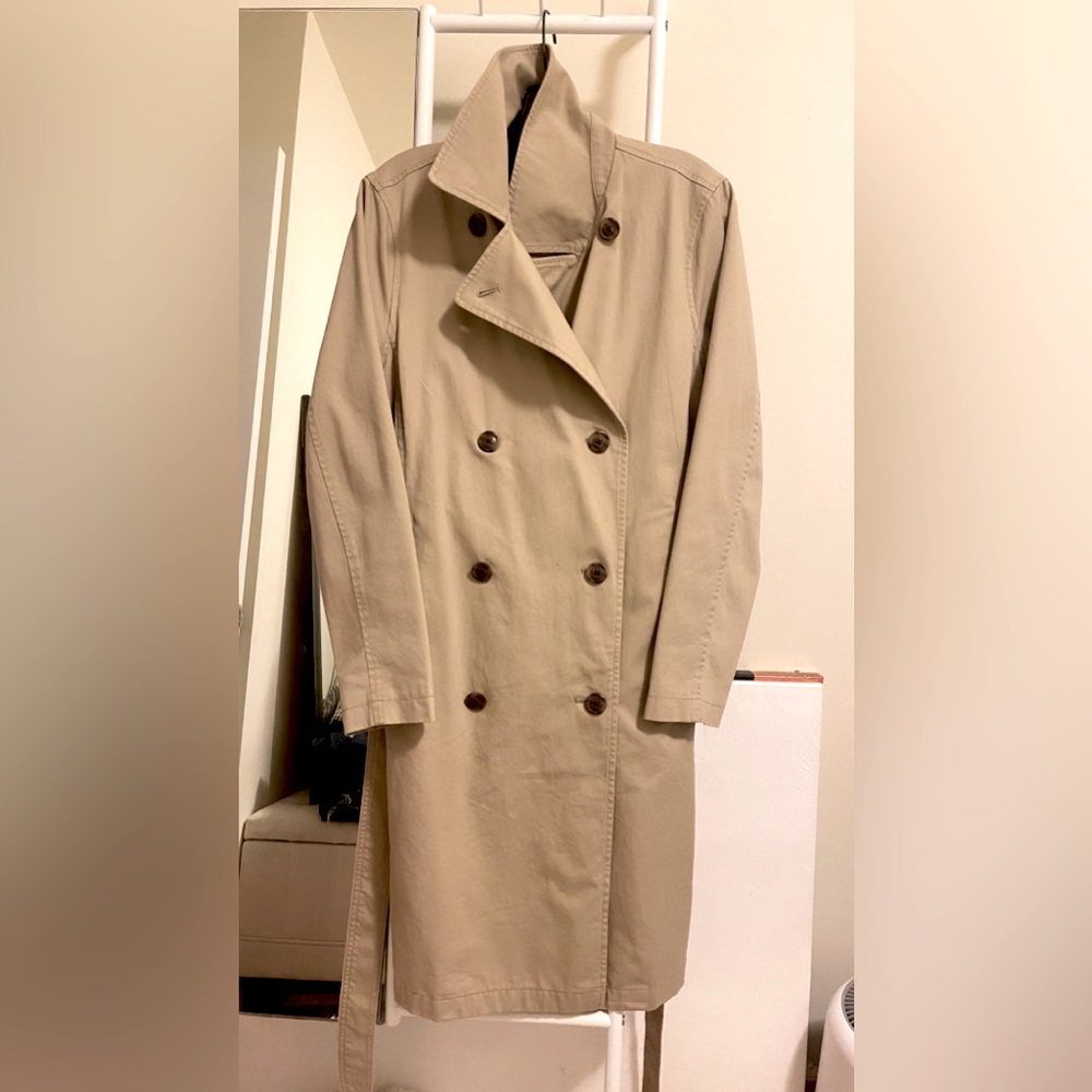 Gap khaki trench coat sized medium